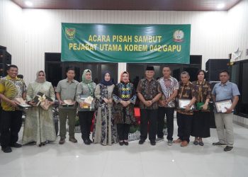 Acara Pisah Sambut Pejabat Utama Korem 042/Gapu di Aula Rumah Dinas Danrem 042/Gapu Sabtu, (22/07/2023). [Foto: Penrem 042/Gapu]
