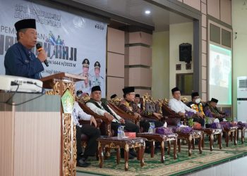 Wagub Sani saat penyambutan kepulangan Jemaah Haji asal Provinsi Jambi kloter BTH 23 di Asrama Haji Jambi, Senin (24/7/2023). [Foto: Diskominfo/Novriansyah]