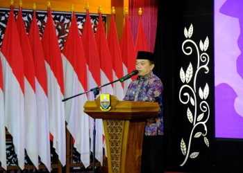 Al Haris saat menghadiri acara Gala Dinner Pimpinan Perguruan Tinggi Keagamaan Islam Negeri Se-Sumatera dalam kegiatan Pekan Kreativitas Mahasiswa III di Auditorium Rumah Dinas Gubernur Jambi, Senin (24/07/2023) [Foto: Diskominfo/Agus]