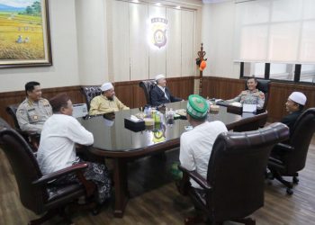 Kapolda Sambut Kunjungan Silaturahmi MP3I Pusat dan Provinsi Jambi dan rombongan di ruang kerjanya, Rabu (26/07/23). [Foto: Humas Polda Jambi]