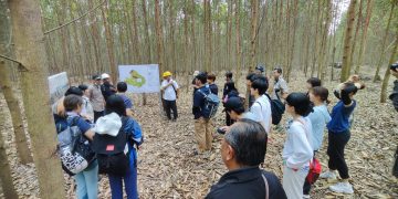 Suasana pelajar dari Jepang saat melakukan kunjungan Sinar Mas di Riau. [Foto: Humas APP Sinar Mas]
