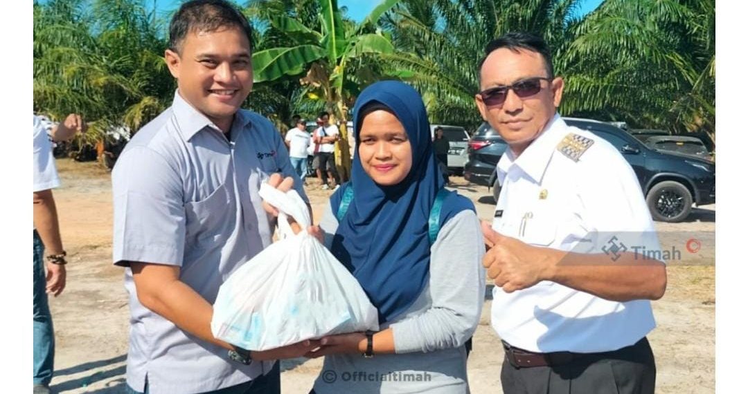 Salah satu kegiatan PT Timah Tbk dalam penyaluran bantuan penanganan stunting di Belitung. [Foto: Humas PT Timah Tbk]