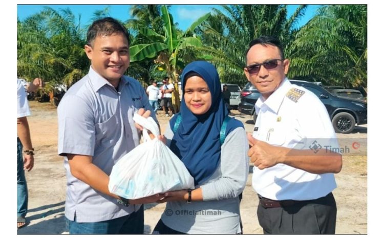 Salah satu kegiatan PT Timah Tbk dalam penyaluran bantuan penanganan stunting di Belitung. [Foto: Humas PT Timah Tbk]