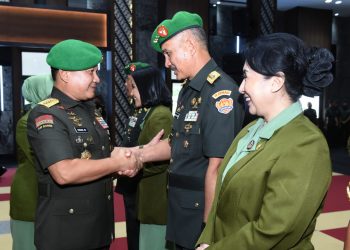 Kasad Jenderal TNI Dr. Dudung Abdurachman pimpin Sertijab 14 jabatan strategis di Lingkungan TNI AD di Aula Jenderal Besar A.H. Nasution Mabesad, Jakarta, Senin (21/8/2023). [Foto: Dispenad]