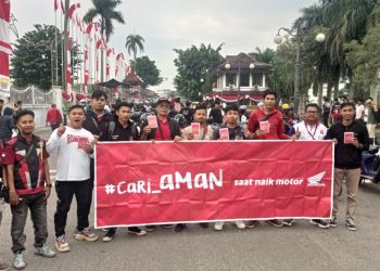 PT Sinar Sentosa Primatama (Sinsen) main dealer sepeda motor Honda di Provinsi Jambi menggelar Edukasi Safety Riding di beberapa sekolah pada Senin, (28/08). [Foto: sinsen/Ajeng]