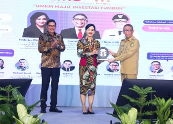 Friderica Widyasari Dewi pada acara Literasi Keuangan Indonesia Terdepan (Like IT) ke-2 di Pontianak, Selasa (29/08/2023). [Foto: Humas OJK]