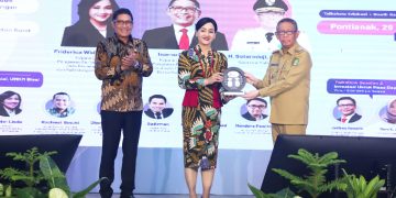 Friderica Widyasari Dewi pada acara Literasi Keuangan Indonesia Terdepan (Like IT) ke-2 di Pontianak, Selasa (29/08/2023). [Foto: Humas OJK]