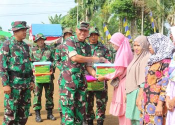 Penutupan TMMD Ke-117 Kodim 0416/Bute Tahun 2023 di Lapangan Desa Talang Silungko Kab. Bungo Provinsi Jambi, Kamis (10/08/2023). [Foto: 
 Penrem042/Gapu]