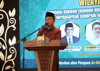 Gubernur Al Haris pada pelantikan pengurus Dewan Pimpinan Wilayah (DPW) Syarikat Islam Provinsi Jambi periode 2023-2025, bertempat di Auditorium Rumah Dinas Gubernur Jambi padaJumat, (11/08/2023). [Foto: Diskominfo Provinsi Jambi/Agus Supriyanto]