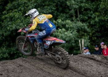 Aksi crosser binaan PT Astra Honda Honda (AHM), Delvintor Alfarizi, di kelas MX2 pada ajang balap FIM Motocross World Championship (MXGP) seri Swedia (13/8). [Foto: AHM]