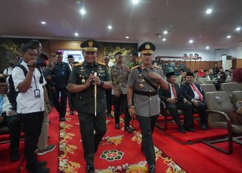 Danrem 042/Gapu saat Hadiri Rapat Paripurna Mendengarkan Pidato Kenegaraan Presiden RI di Ruang Rapat Utama DPRD Provinsi Jambi, Rabu (16/08/2023). [Foto: Penrem 042/Gapu]