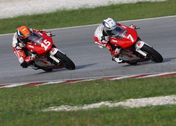 Pebalap binaan PT Astra Honda Motor (AHM), Veda Ega Pratama dan Reykat Fadillah. [Foto: AHM]