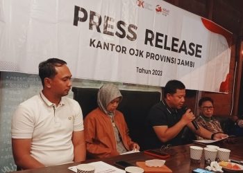 Press release OJK tahun 2023 di Kafe Swarna Resort, Kerinci, Sabtu (9/09). [Foto: Aurduri.com/Ega]