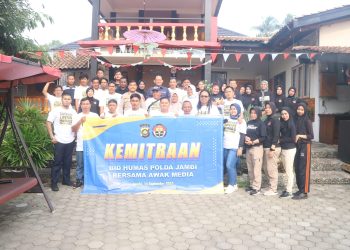 'Kemitraan' Bid Humas Polda Jambi bersama para Media bertempat di Bale Iwak Semilir, Kota Jambi pada Kamis, (14/9/23). [Foto: Humas Polda Jambi]