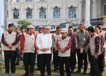 Pembukaan Roadshow Bus KPK 2023 dengan tema 'Jelajah Negeri Bangun Antikorupsi' yang diselenggarakan di Lapangan Kantor Gubernur Jambi, Kamis (14/09/2023). [Foto: Diskominfo Provinsi Jambi/Agus Supriyanto]