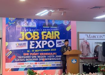 Pembukaan Job Fair Expo SMK Negeri 1 Kota Jambi, yang diselenggarakan di Ramayana Kota Jambi, Sabtu (16/09/2023). [Foto: Diskominfo Provinsi Jambi/Patra]
