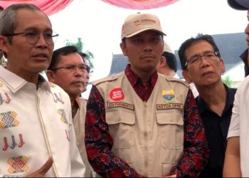 Ketua DPRD Provinsi Jambi, Edi Purwanto, saat menghadiri pembukaan Roadshow Bus KPK 2023 di Lapangan Kantor Gubernur Jambi, Kamis (14/9). [Foto: Humas DPRD Provinsi/Hadian]