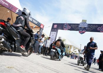 Keseruan para bikers Honda dari tiga pulau yang hadir pada gelaran Honda Bikers Day (HBD) Regional Sumatera (23/9), Kalimantan (30/09) dan ditutup di Sulawesi (7/10). Para bikers siap hadiri HBD Nasional di Malang pada 28 Oktober 2023. [Foto: AHM]