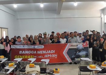 Seminar Safety Riding ke Mahasiswa/i Universitas Dinamika Bangsa Jambi, Kamis (12/10). [Foto: sinsen/Ajeng]