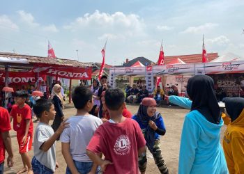 Roadshow Honda AT Family Day dengan mengundang konsumen setia, Sabtu (14/10). [Foto: sinsen/Ajeng]