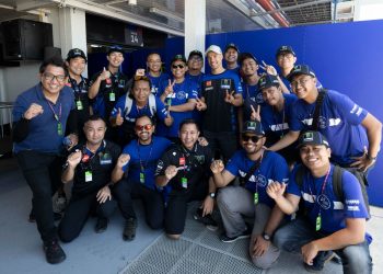 Para penggemar sangat antusias hadir di sirkuit menjadi bagian dari kemeriahan MotoGP Mandalika yang berlangsung 14-15 Oktober 2023. [Foto: Yamaha]