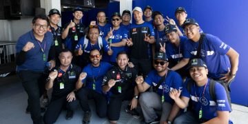 Para penggemar sangat antusias hadir di sirkuit menjadi bagian dari kemeriahan MotoGP Mandalika yang berlangsung 14-15 Oktober 2023. [Foto: Yamaha]