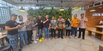 Audiensi ATJ bersama DO Emi di Lokal Space Caffe pada Kamis, (19/10). [Foto: Humas ATJ]