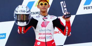 Pebalap binaan PT AHM, Veda Ega Pratama merebut podium tertinggi pada race I seri ketiga Idemitsu Asia Talent Cup (IATC) 2023 di Mandalika International Street Circuit, Lombok, Sabtu (14/10). [Foto: AHM]