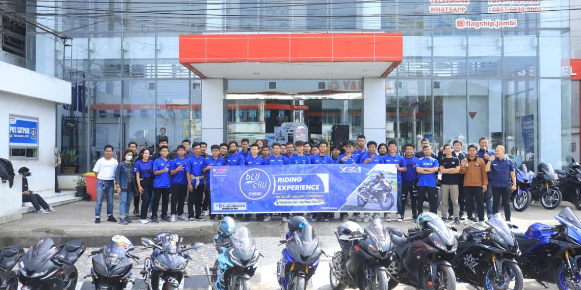 Tim Yamaha Riding Academy (YRA) pada Event bLU cRU pada Minggu, 26 November 2023. [Foto: Yamaha Jambi/Didit]