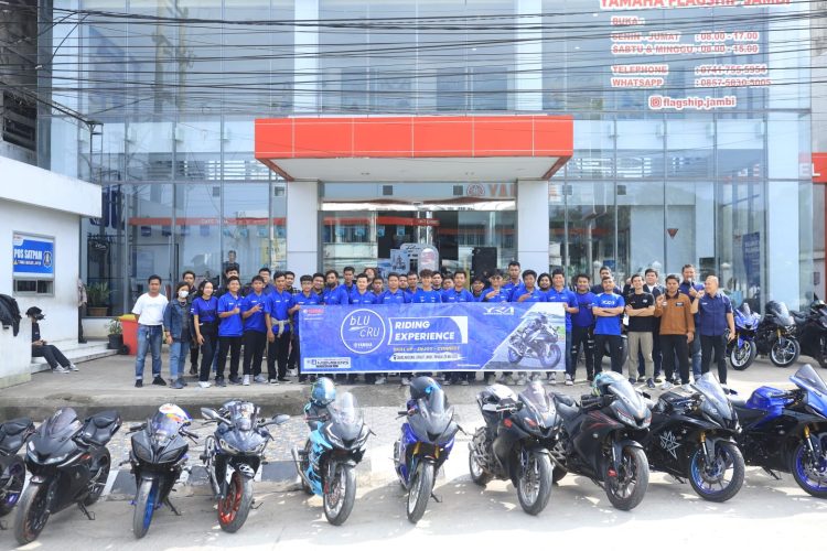 Tim Yamaha Riding Academy (YRA) pada Event bLU cRU pada Minggu, 26 November 2023. [Foto: Yamaha Jambi/Didit]
