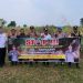 Bhabinkamtibmas Kelurahan Tanjung Johor sosialisasikan stop Karhutla kepada masyarakat dengan menggunakan banner pada Selasa, (28/11/2023).