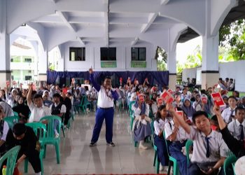 Kampanye #Cari_Aman mewujudkan keselamatan berkendara di jalan raya pada Rabu, (29/11). [Foto: sinsen/Ajeng]