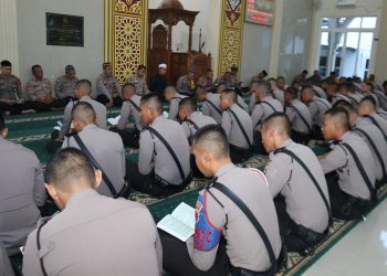 Pembinaan Binrohtal dalam rangka meningkatkan keimanan dan ketaqwaan terhadap personil Polri dan ASN pada Kamis, 30 November 2023.
