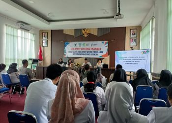 Bhabinkamtibmas Polsek Jambi Selatan, Bripka Siswandar hadiri kegiatan Lokakarya mini triwulan III yang diselenggarakan oleh UPTD Puskesmas se-Kecamatan Paalmerah di Aula Kantor Camat Paalmerah yang beralamat Jln. Sultan Syahril RT.16 Kelurahan Talang Bakung, Kamis 30 November 2023.
