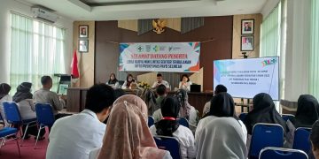 Bhabinkamtibmas Polsek Jambi Selatan, Bripka Siswandar hadiri kegiatan Lokakarya mini triwulan III yang diselenggarakan oleh UPTD Puskesmas se-Kecamatan Paalmerah di Aula Kantor Camat Paalmerah yang beralamat Jln. Sultan Syahril RT.16 Kelurahan Talang Bakung, Kamis 30 November 2023.