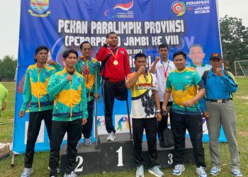 Atlet Panahan Tanjab Barat saat Raih Medali di Peparprov Jambi 2023, Rabu (22/11/2023). [Foto: Latif]