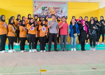 Kepala Disporapar Waykanan, Taufik Hidayanto saat berfoto bersama pengurus ILDI Waykanan, Sabtu (2/12/2023).