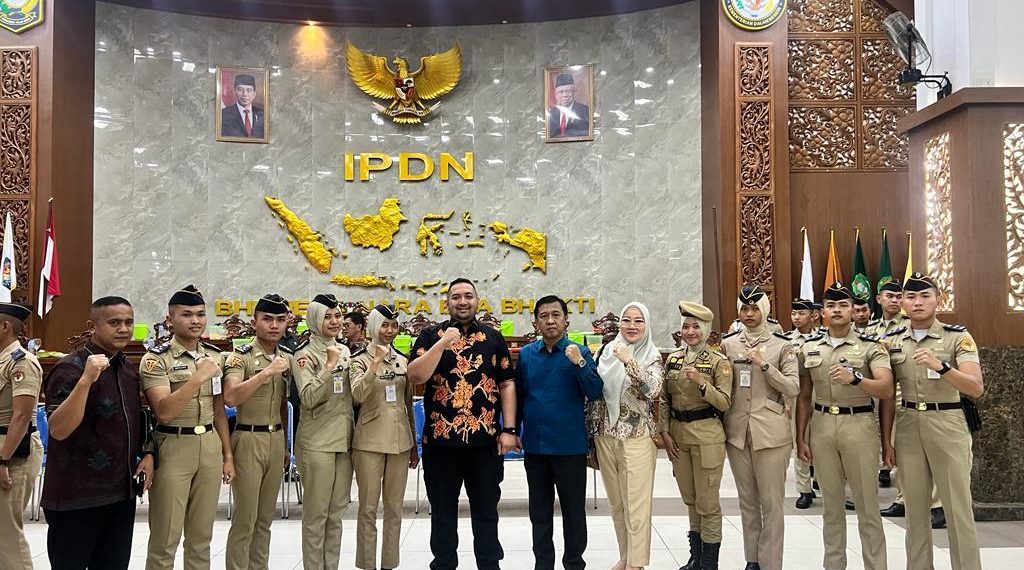 Pinto Jayanegara saat lakukan studi banding ke IPDN pada senin, 4 Desember 2023 di Jatinangor. [Foto: Humas DPRD]