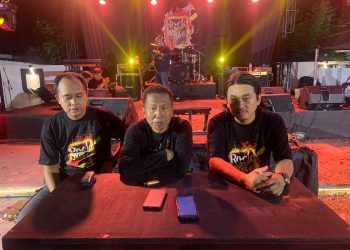 Inisiator Rock Rise Vol 3, Mas Eko (Tengah), Andry JMB Pro (Kanan), Riki Untukmu Cafe (Kiri). [Foto: Ampar.id/Fajar Alan]