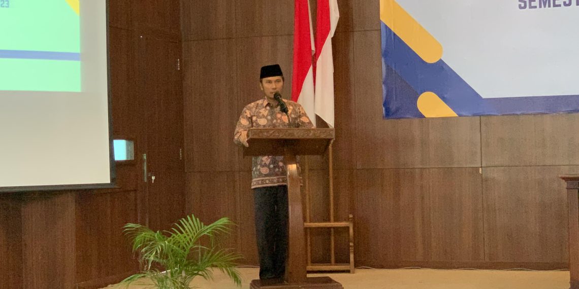 Ketua DPRD Provinsi Jambi, Edi Purwanto saat menghadiri penyerahan laporan hasil pemeriksaan kinerja dan kepatuhan semester II Tahun Anggaran 2023, di Auditorium BPK Perwakilan Provinsi Jambi, Rabu (20/12). [Foto: Humas DPRD Prov. Jambi/Hadian]
