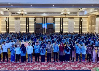 Ketua DPRD Provinsi Jambi, Edi Purwanto, saat menghadiri Konsolidasi SDM BKKBN Provinsi Jambi di Abadi Convention Center pada Rabu, (20/12). [Foto: Humas DPRD Provinsi Jambi/Hadian]