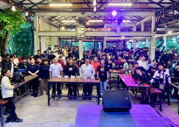 Pembukaan turnamen e-sport piala Ketua DPRD Provinsi Jambi di Cafe Hello Sapa, Kamis (21/12). [Foto: Humas DPRD Provinsi Jambi/Hadian]