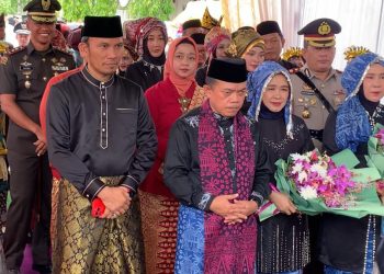Ketua DPRD Provinsi Jambi, Edi Purwanto menghadiri rapat paripurna DPRD Kabupaten Merangin ke 74, Sabtu (23/12). [Foto: Humas DPRD Provinsi Jambi/Hadian]