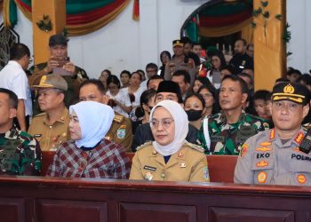 Kapolresta Jambi, Kombes Pol Eko Wahyudi bersama unsur Forkopimda memantau langsung pelaksanaan Perayaan Natal tahun 2023 ke sejumlah Gereja yang ada di Kota Jambi, Minggu (24/12/2023). [Foto: Humas Polresta Jambi]