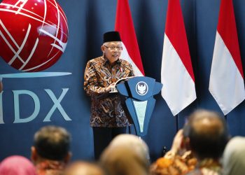 Wakil Presiden Republik Indonesia, KH. Ma’ruf Amin saat membuka Pembukaan Perdagangan Bursa Efek Indonesia 2024 yang diselenggarakan di Main Hall Bursa Efek Indonesia, Jakarta, Selasa 2 Januari 2024. [Foto: Humas OJK]