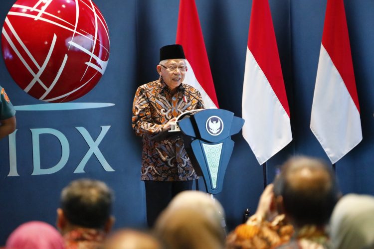 Wakil Presiden Republik Indonesia, KH. Ma’ruf Amin saat membuka Pembukaan Perdagangan Bursa Efek Indonesia 2024 yang diselenggarakan di Main Hall Bursa Efek Indonesia, Jakarta, Selasa 2 Januari 2024. [Foto: Humas OJK]