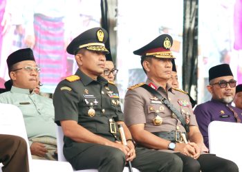 Kapolda saat menghadiri upacara HUT ke-67 Provinsi Jambi di Lapangan Gubernur pada Sabtu, (6/7). [Foto: Humas Polda Jambi]