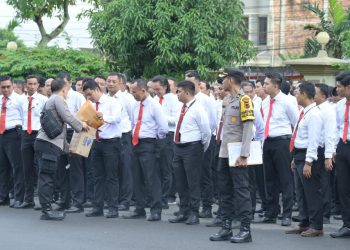 Usai Apel Polda Jambi Berikan Sumbangan Sukarela untuk Korban Banjir di Kerinci