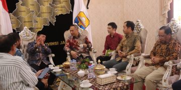 Audiensi Bersama Presiden Direktur Petrochina Quen Mingyan, bertempat di Rumah Dinas Gubernur Jambi, Minggu (07/01/2024). [Foto: Diskominfo/Agus]