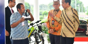Presiden Joko Widodo secara resmi membuka Konvensi XXIX dan Temu Tahunan XXV Forum Rektor Indonesia yang diselenggarakan di Graha Unesa Kampus II, Kota Surabaya, Provinsi Jawa Timur, pada Senin, 15 Januari 2024.  [Foto: Biro Pers, Media, dan Informasi Sekretariat Presiden]